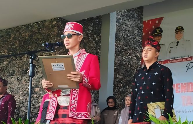 
					Bupati Haliana Bacakan Pidato Mendikbud Ristek Saat Upacara Hardiknas di Wakatobi